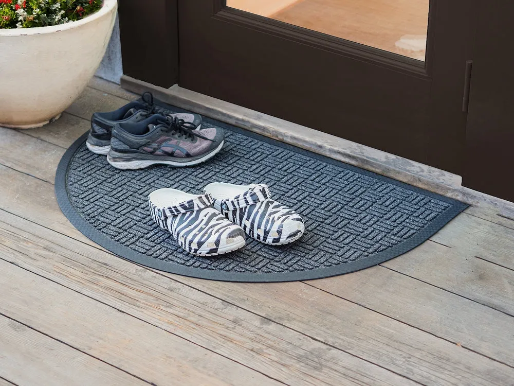 Checker Half Round Indoor Outdoor Door Mat - 24" x 36"