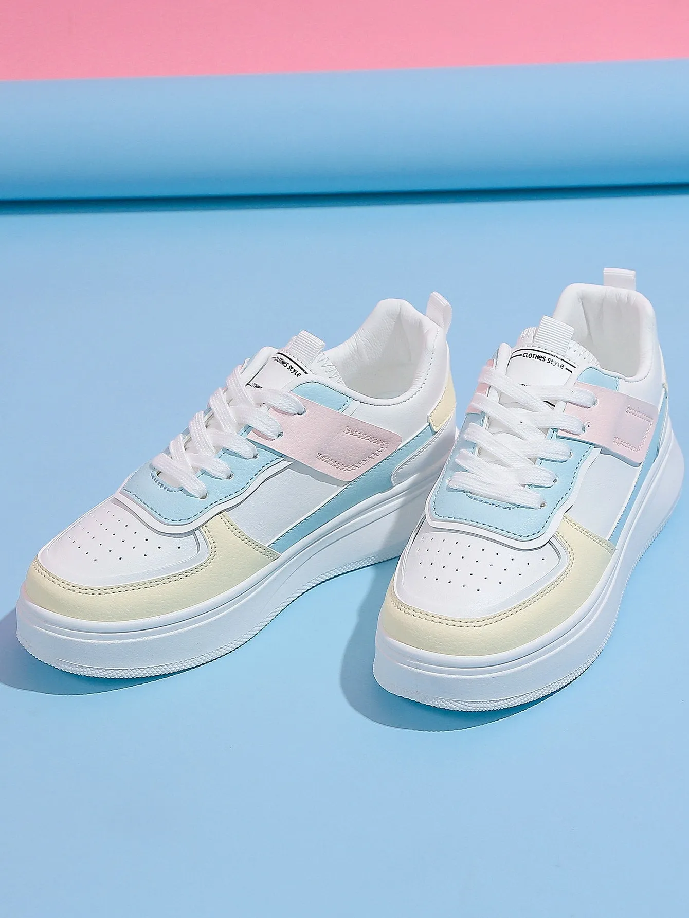Colorblock Lace-up Front Skate Shoes