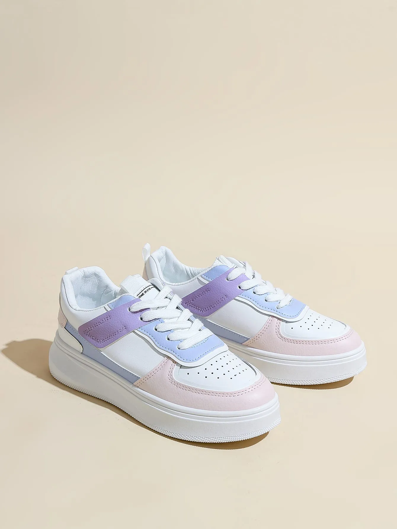 Colorblock Lace-up Front Skate Shoes