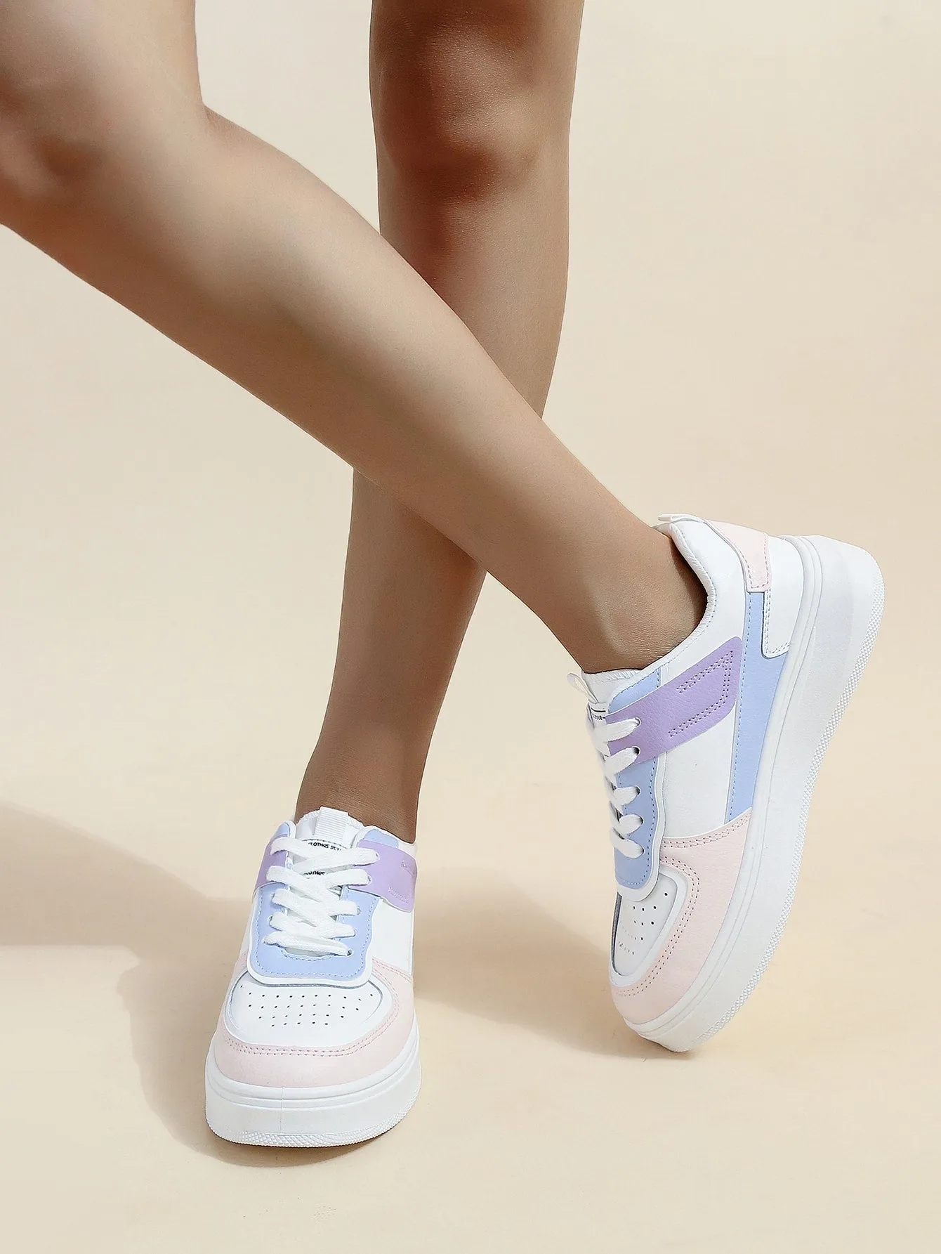 Colorblock Lace-up Front Skate Shoes