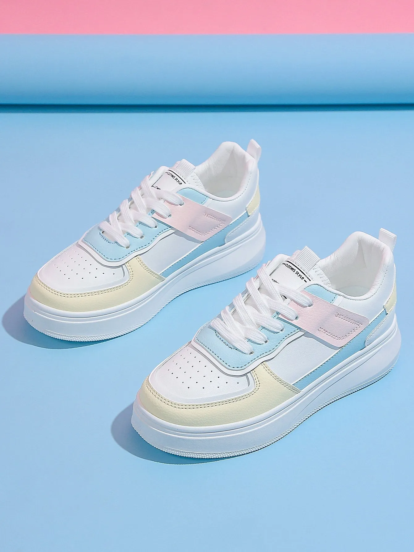 Colorblock Lace-up Front Skate Shoes