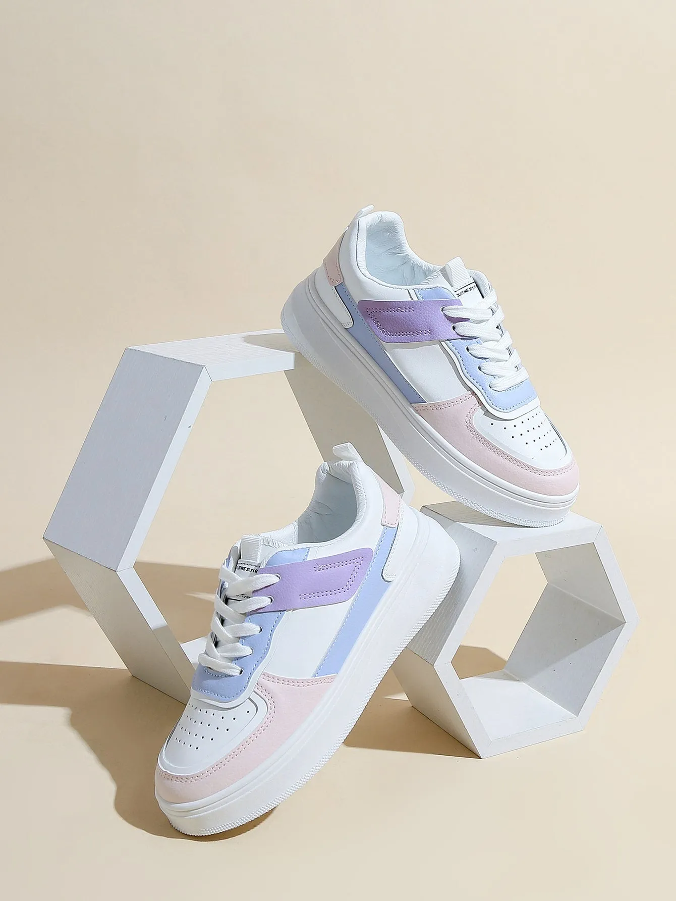Colorblock Lace-up Front Skate Shoes