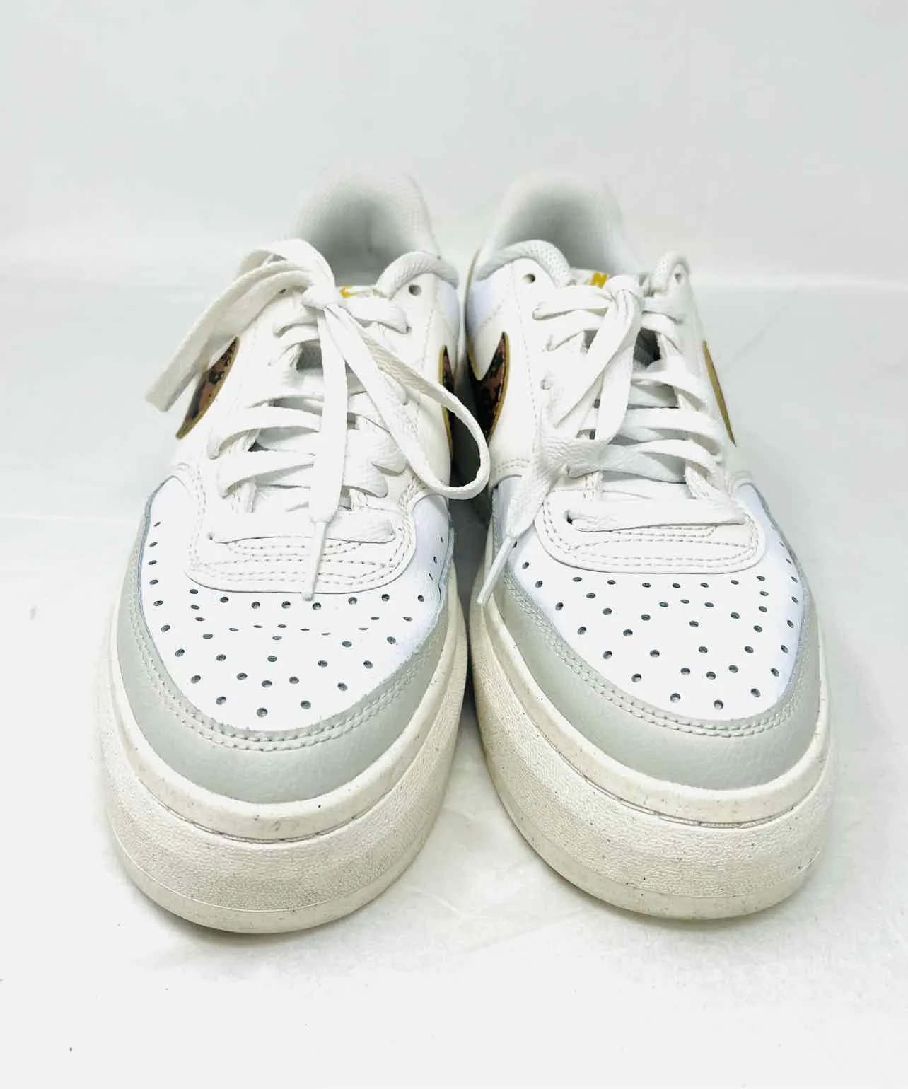 Nike Size 8 Wh/Br/Bk Lace-Up Animal Print Shoes Sneakers