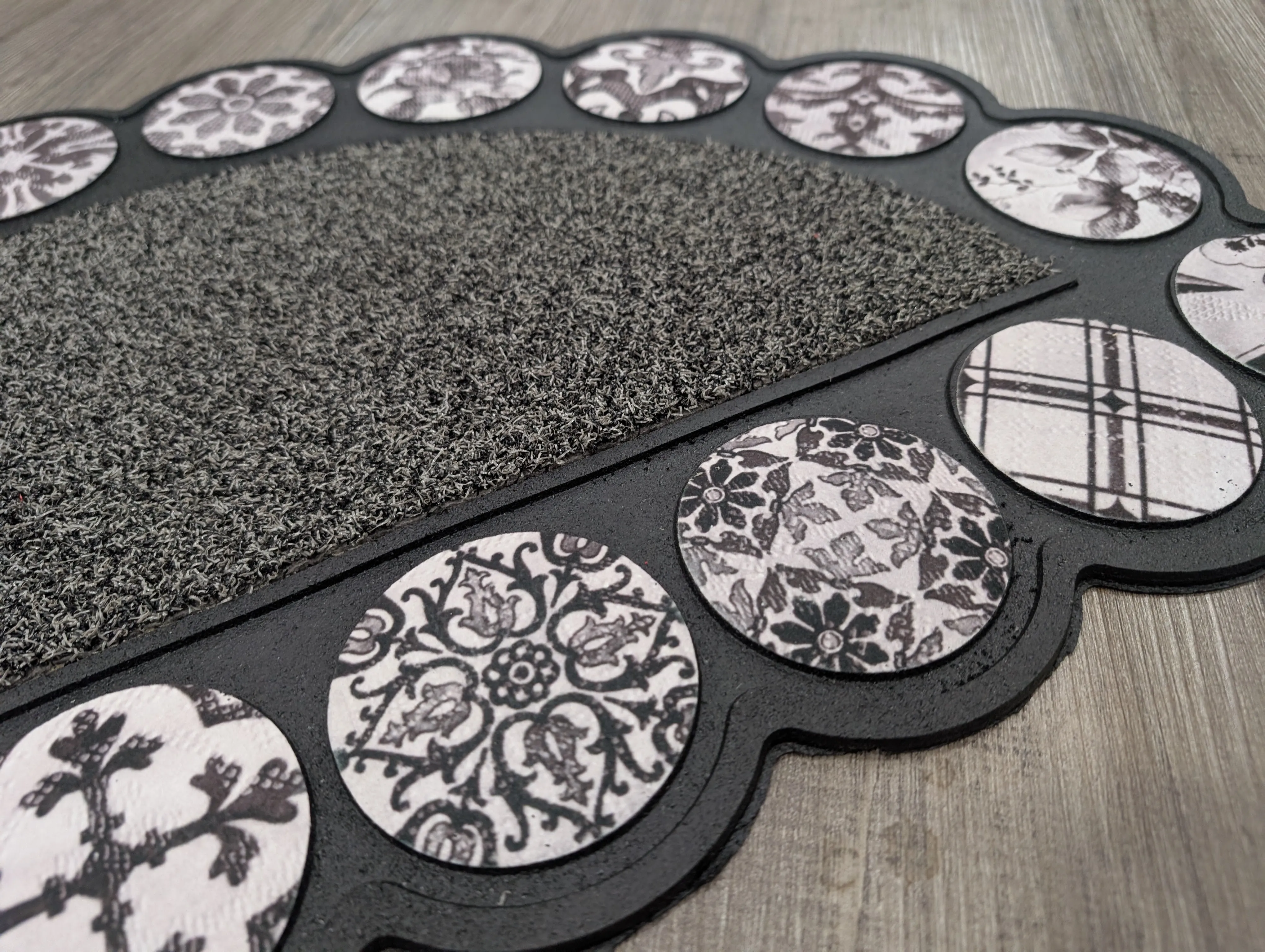 Outdoor Mat Pebble Border Half circle - Grey