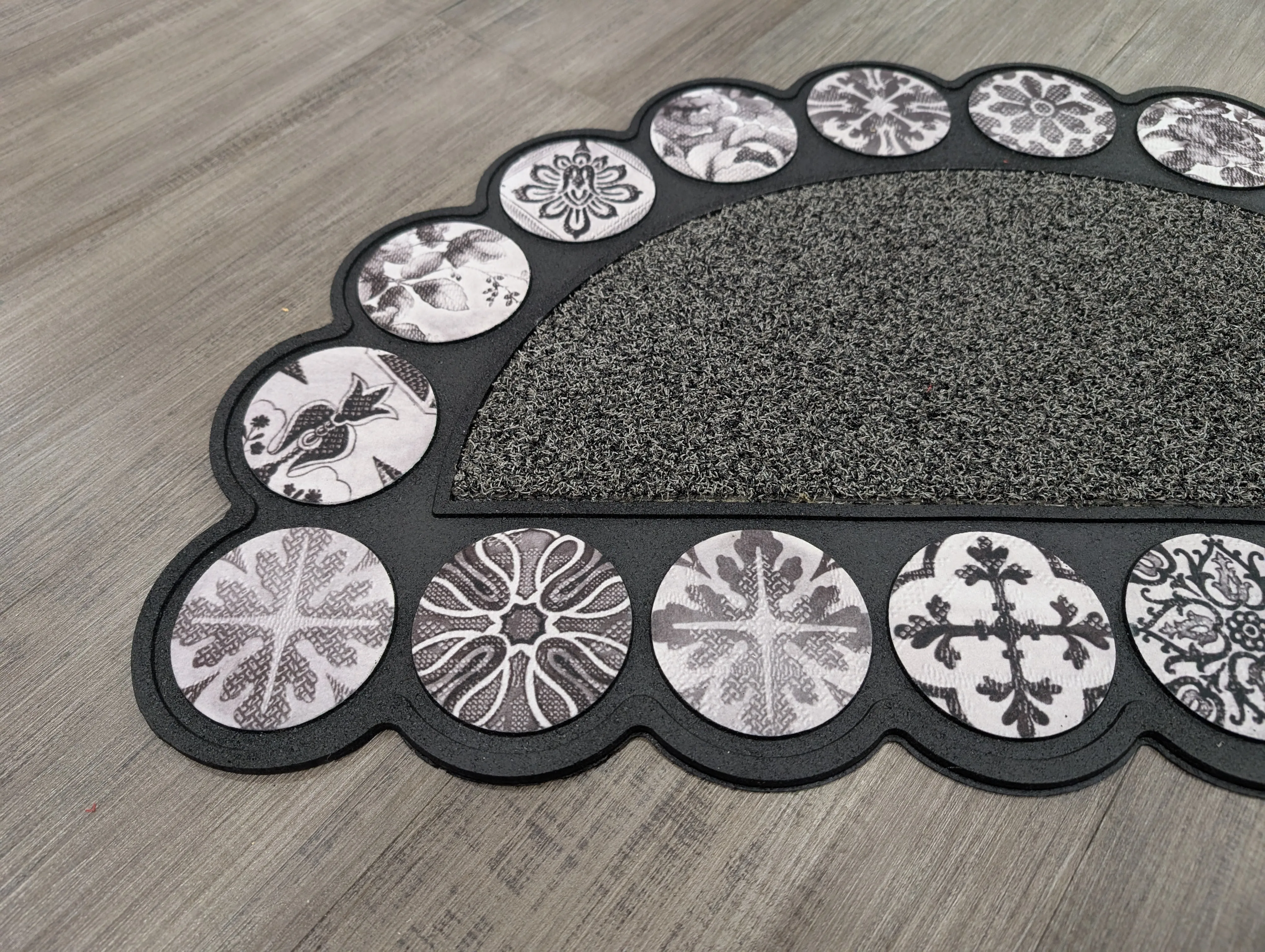 Outdoor Mat Pebble Border Half circle - Grey