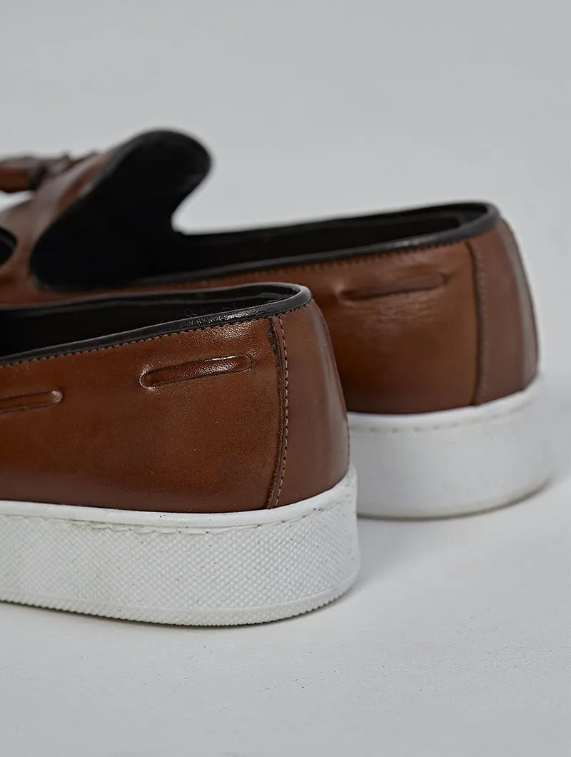 SLIP-ON LEATHER SHOES IN COGNAC