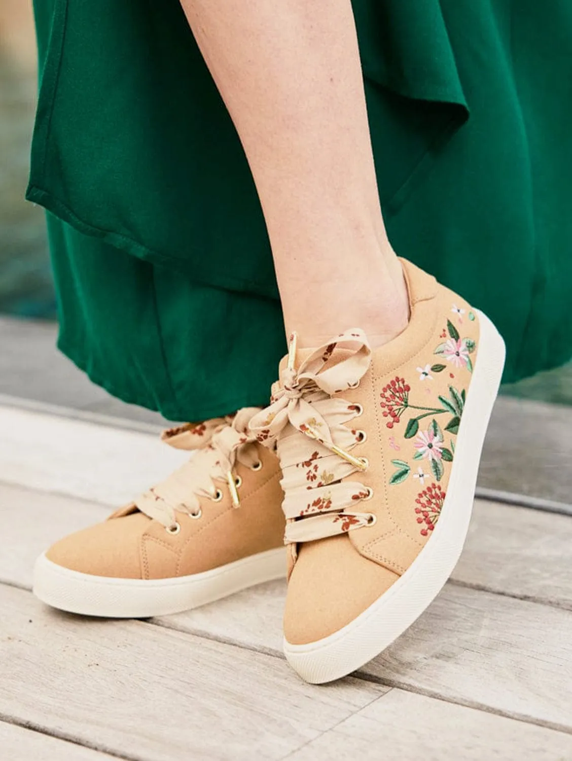 Virevolte Recycled Grain Leather Vegan Sneakers | Florescence Latte